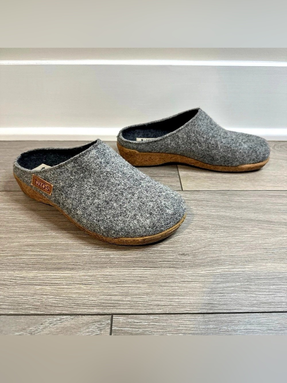 Taos Womens Size 37 |6-7.5 Gray Wool Cork Rubber Woollery Clog Shoes Slipper